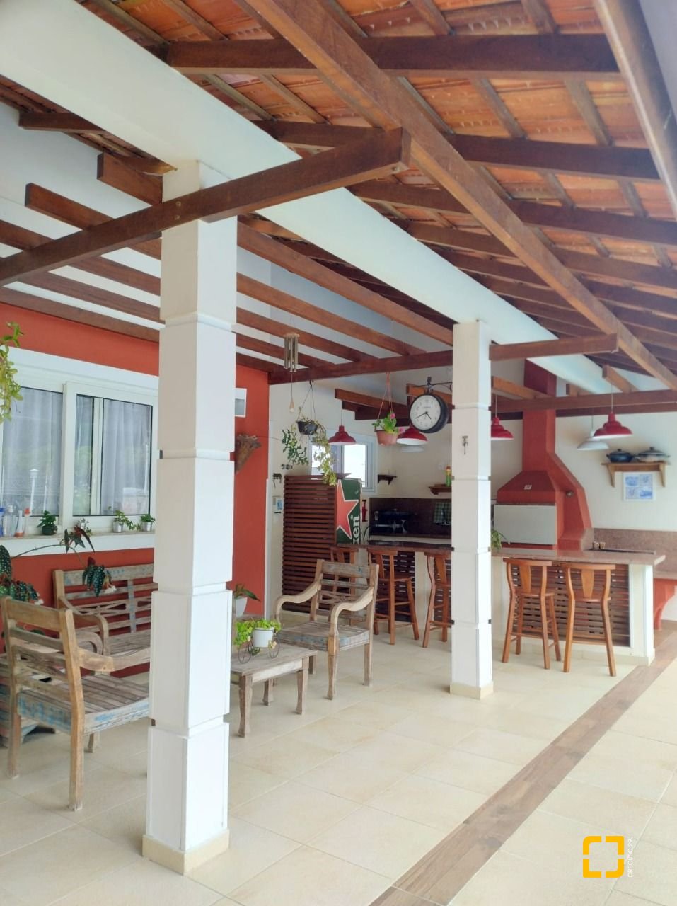 Casa de Condomínio com 278m², 5 quartos (sendo 1 suíte), 4 garagens, no bairro Sambaqui em Florianópolis