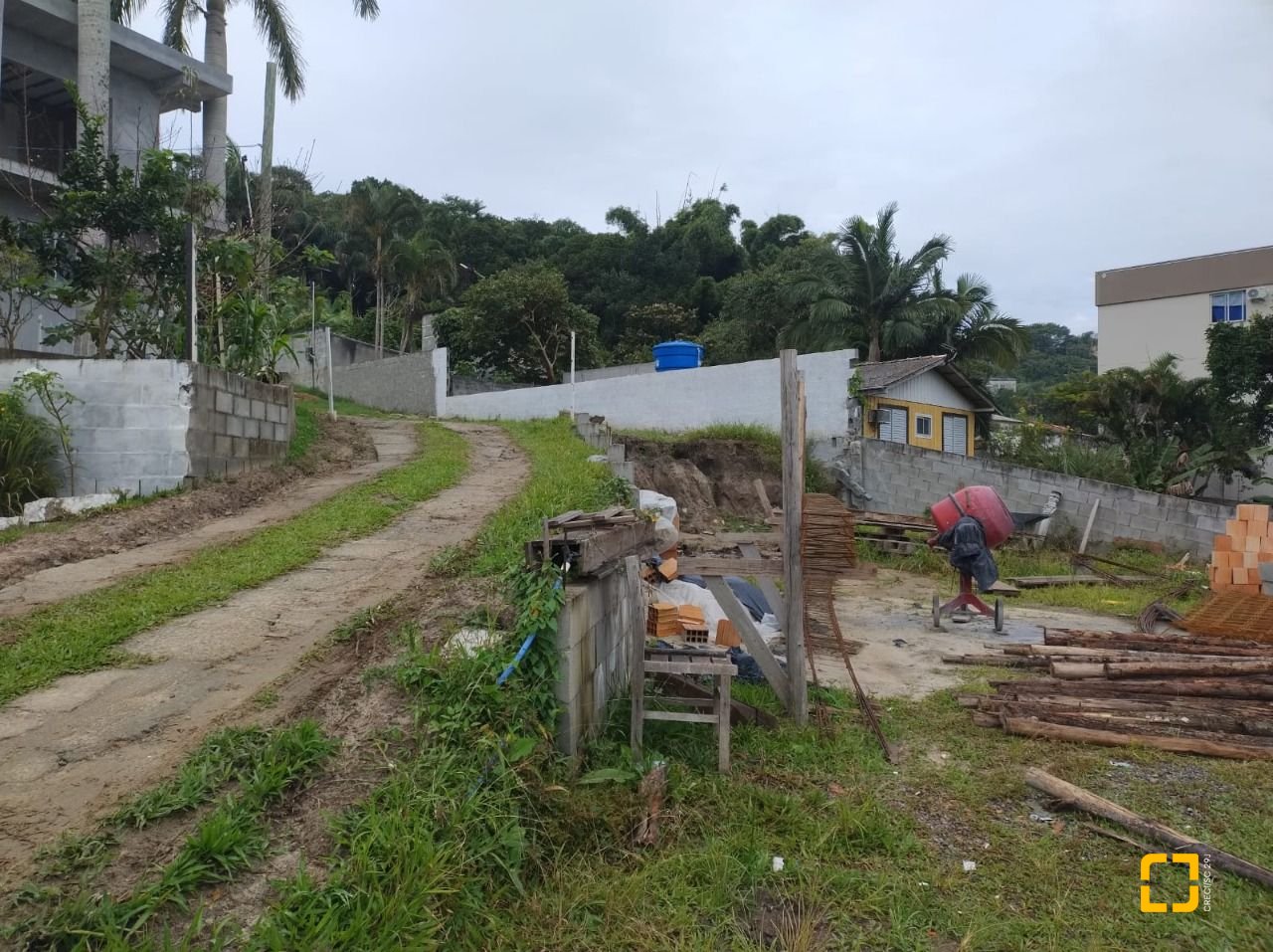 Terreno com 182m², no bairro Vargem do Bom Jesus em Florianópolis