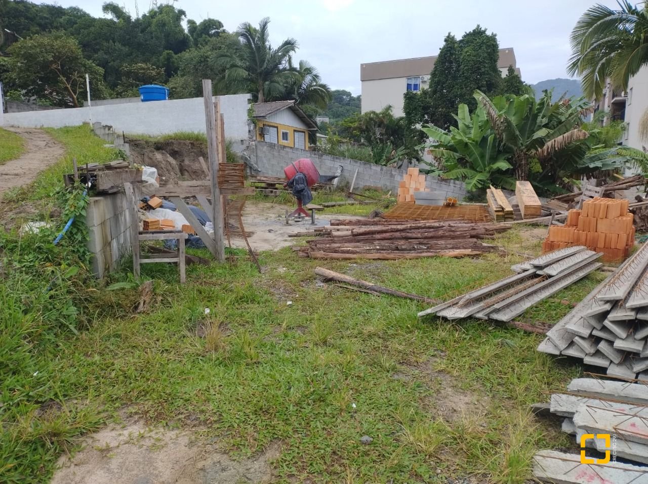Terreno com 182m², no bairro Vargem do Bom Jesus em Florianópolis