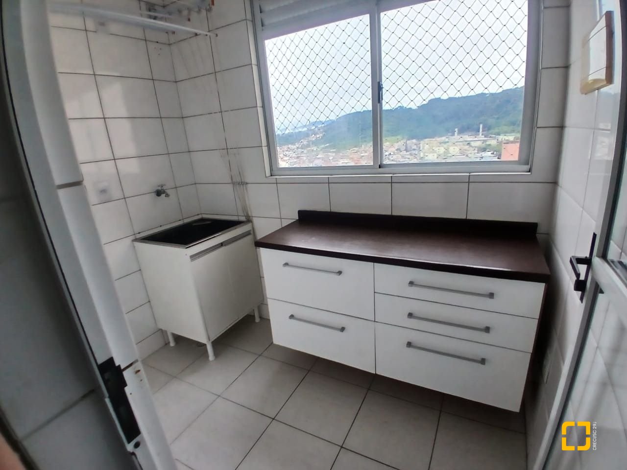 Apartamento com 76m², 2 quartos (sendo 1 suíte), 1 garagem, no bairro Kobrasol em São José