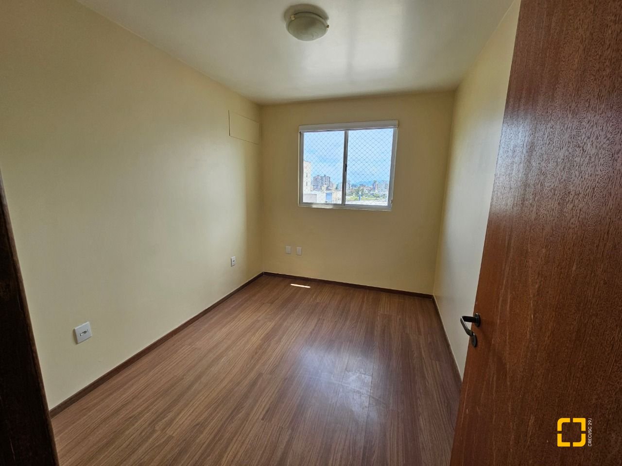 Apartamento com 76m², 2 quartos (sendo 1 suíte), 1 garagem, no bairro Kobrasol em São José