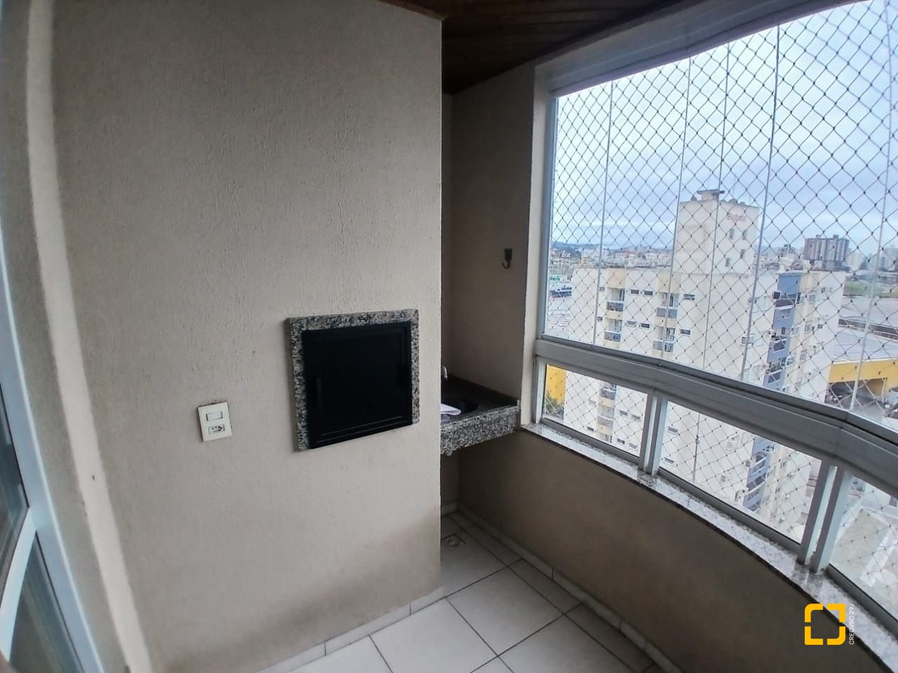 Apartamento com 76m², 2 quartos (sendo 1 suíte), 1 garagem, no bairro Kobrasol em São José