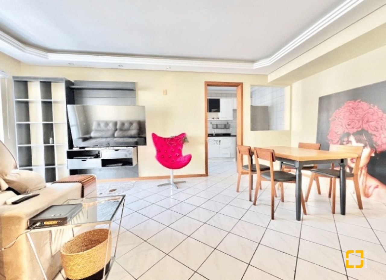 Apartamento com 81m², 3 quartos (sendo 1 suíte), 1 garagem, no bairro Abraão em Florianópolis