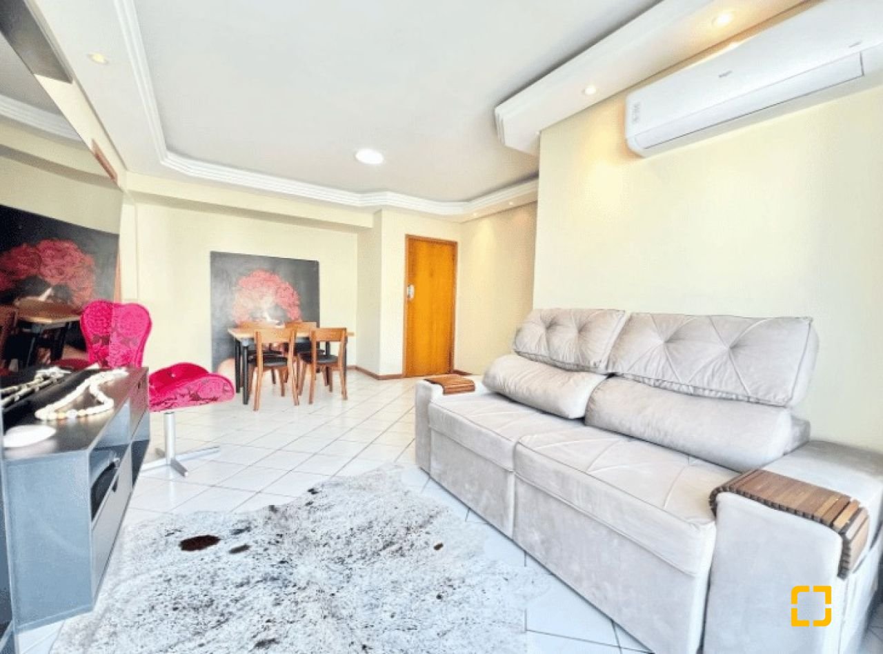 Apartamento com 81m², 3 quartos (sendo 1 suíte), 1 garagem, no bairro Abraão em Florianópolis