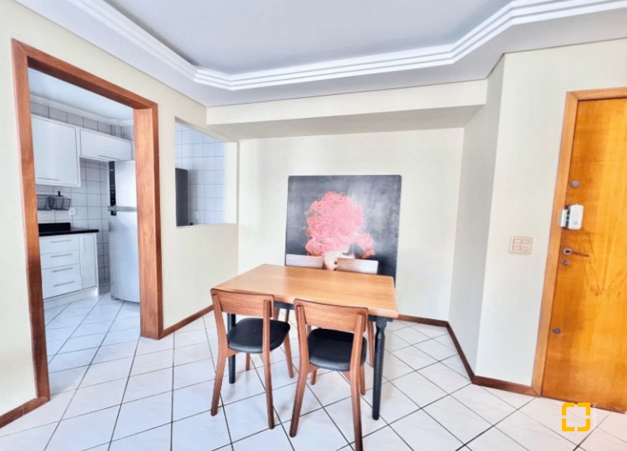 Apartamento com 81m², 3 quartos (sendo 1 suíte), 1 garagem, no bairro Abraão em Florianópolis