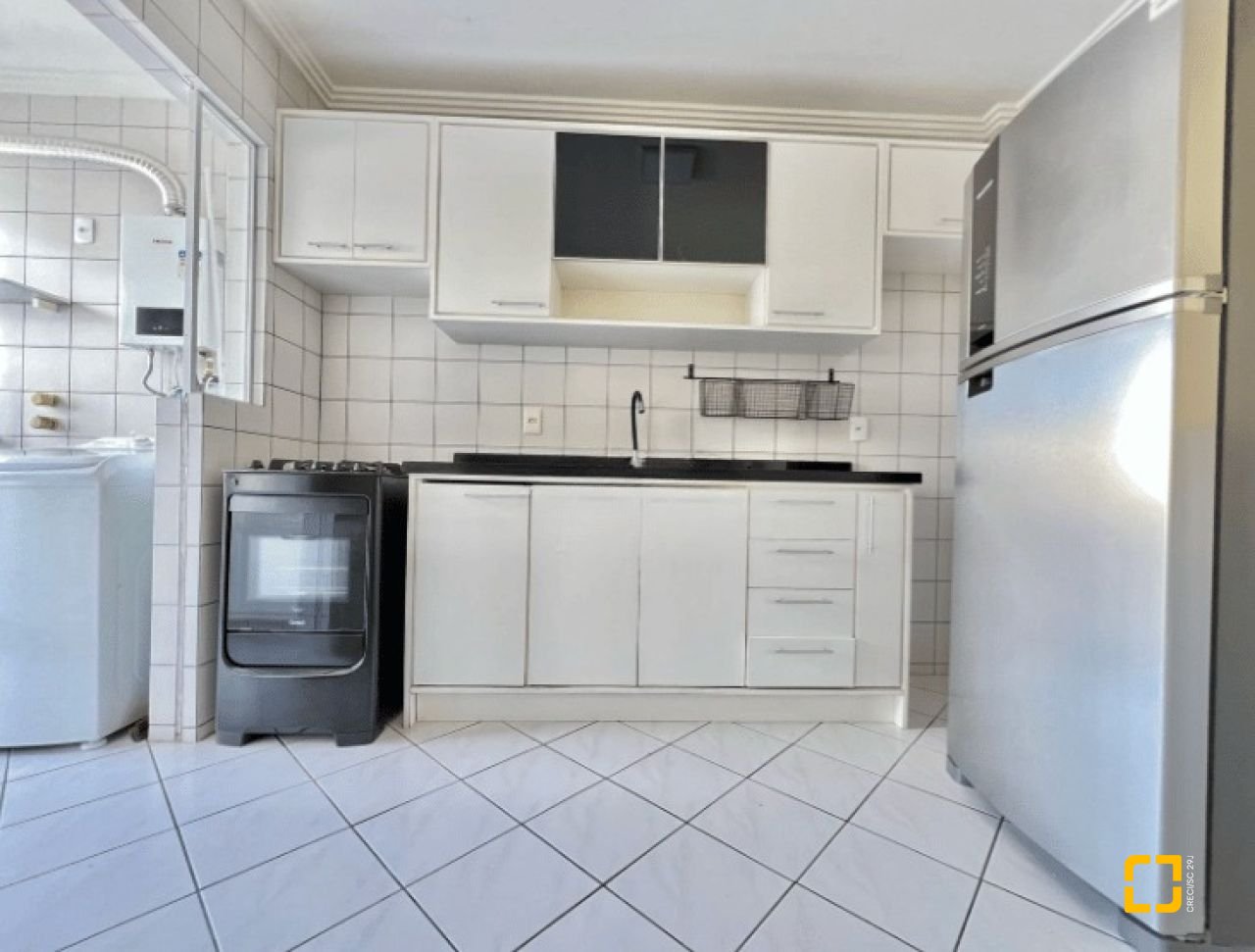 Apartamento com 81m², 3 quartos (sendo 1 suíte), 1 garagem, no bairro Abraão em Florianópolis