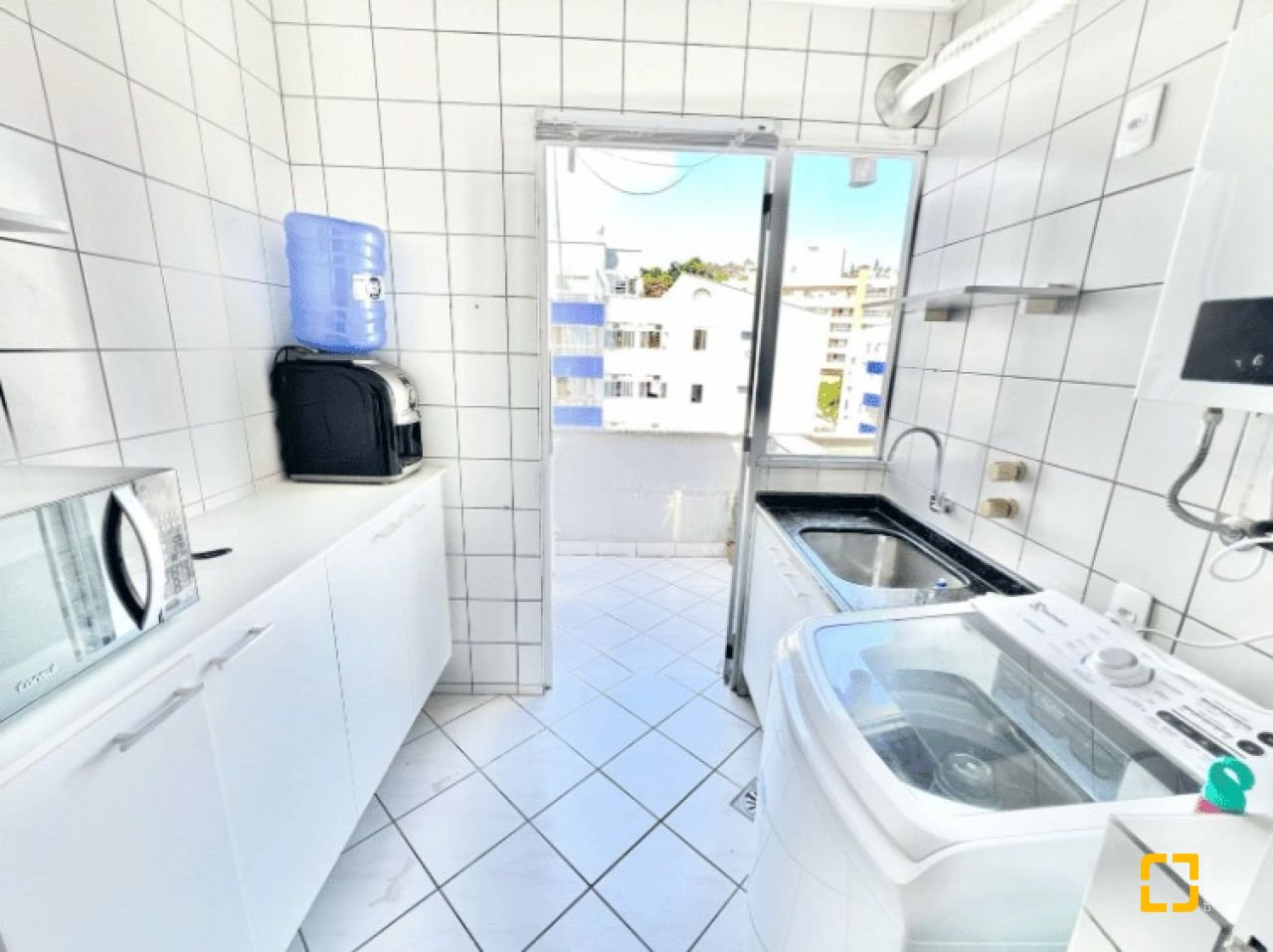Apartamento com 81m², 3 quartos (sendo 1 suíte), 1 garagem, no bairro Abraão em Florianópolis
