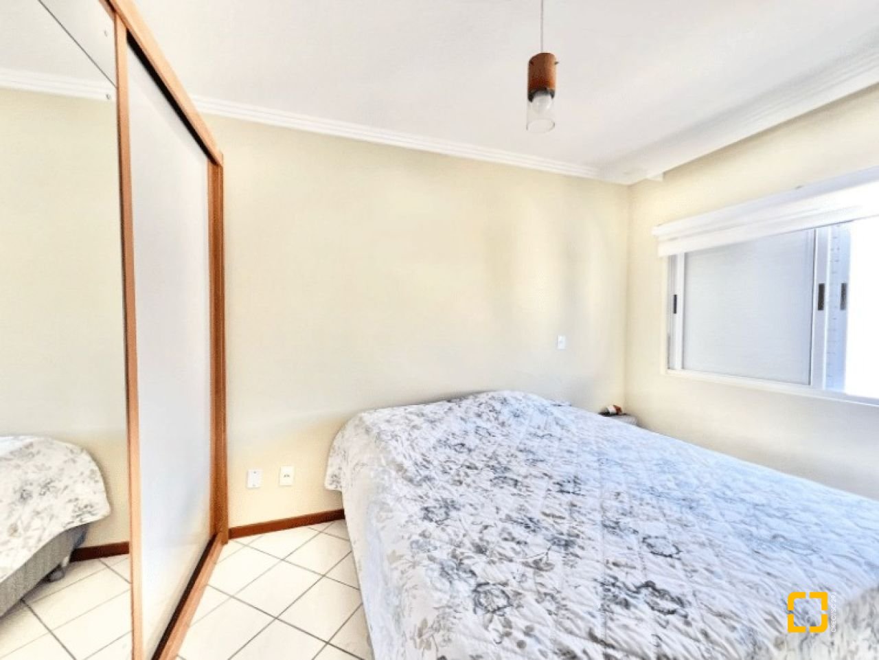 Apartamento com 81m², 3 quartos (sendo 1 suíte), 1 garagem, no bairro Abraão em Florianópolis
