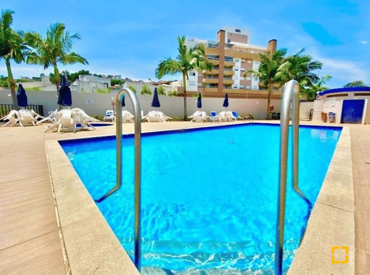 Apartamento com 81m², 3 quartos (sendo 1 suíte), 1 garagem, no bairro Abraão em Florianópolis