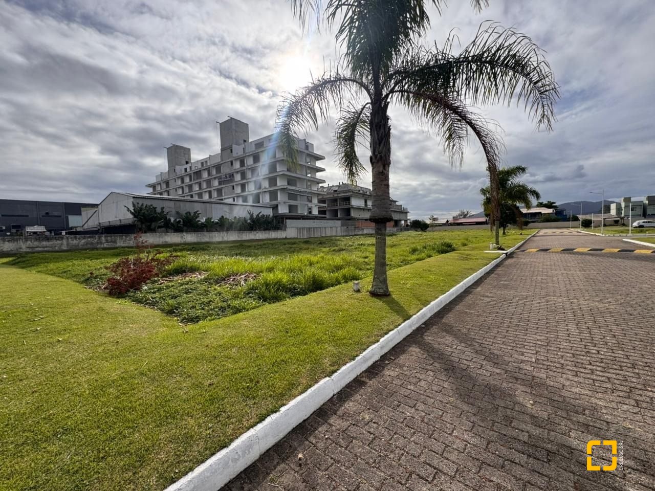 Terreno com 387m², no bairro Campeche em Florianópolis