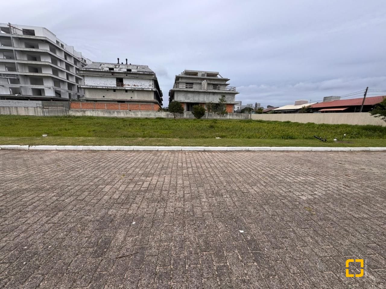 Terreno com 387m², no bairro Campeche em Florianópolis