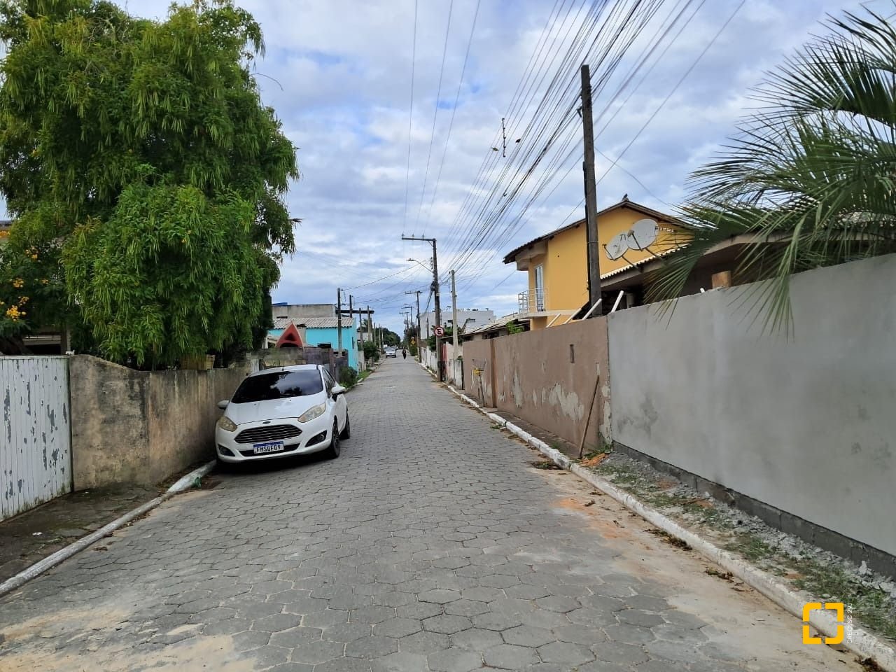 Casa com 200m², 5 quartos, 3 garagens, no bairro São João do Rio Vermelho em Florianópolis