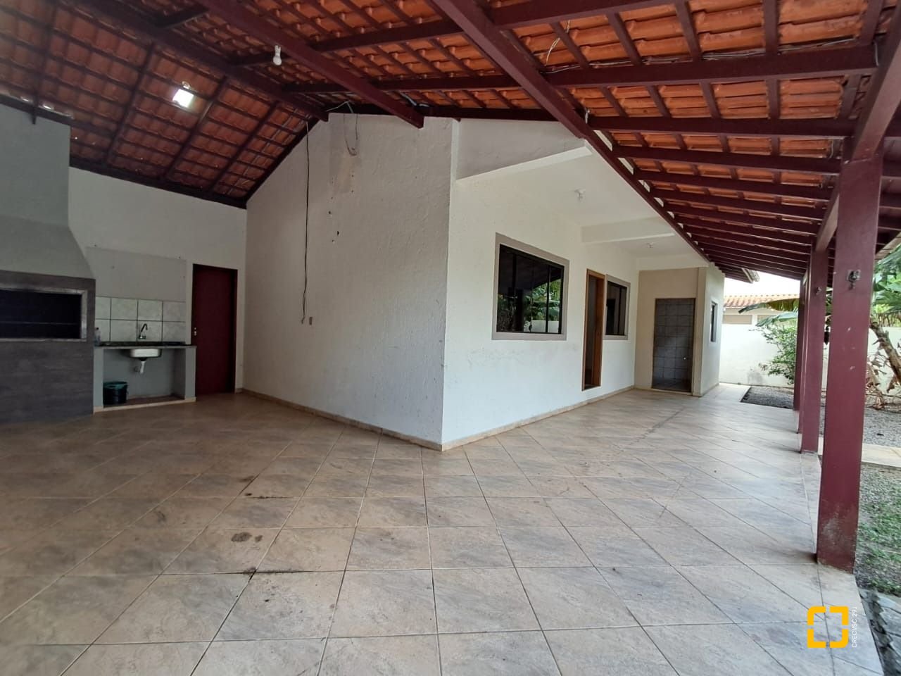 Casa com 200m², 5 quartos, 3 garagens, no bairro São João do Rio Vermelho em Florianópolis