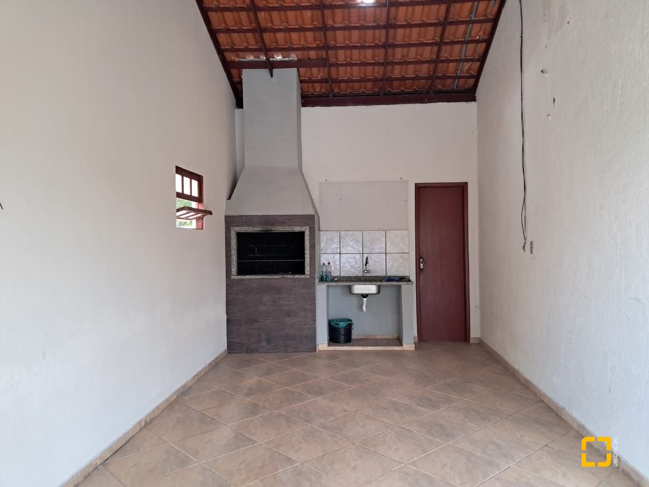 Casa com 200m², 5 quartos, 3 garagens, no bairro São João do Rio Vermelho em Florianópolis