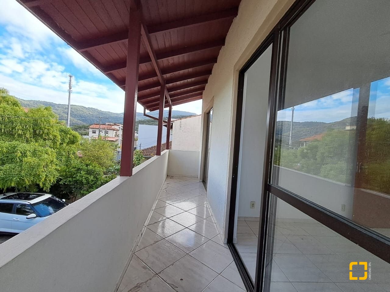 Casa com 200m², 5 quartos, 3 garagens, no bairro São João do Rio Vermelho em Florianópolis