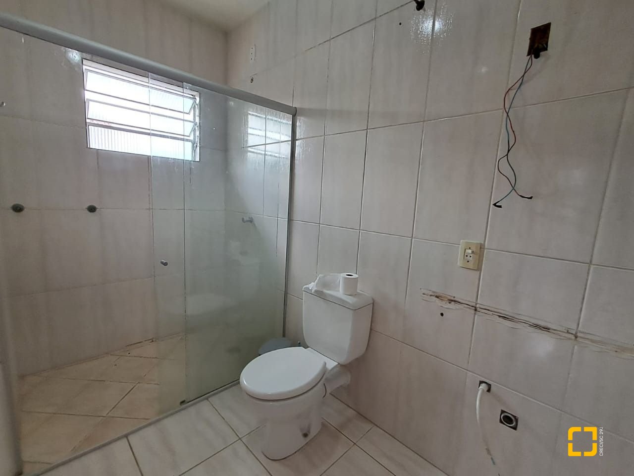 Casa com 200m², 5 quartos, 3 garagens, no bairro São João do Rio Vermelho em Florianópolis