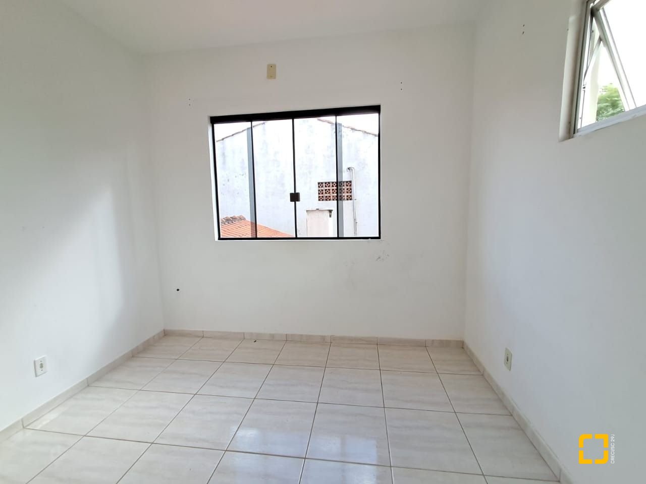 Casa com 200m², 5 quartos, 3 garagens, no bairro São João do Rio Vermelho em Florianópolis
