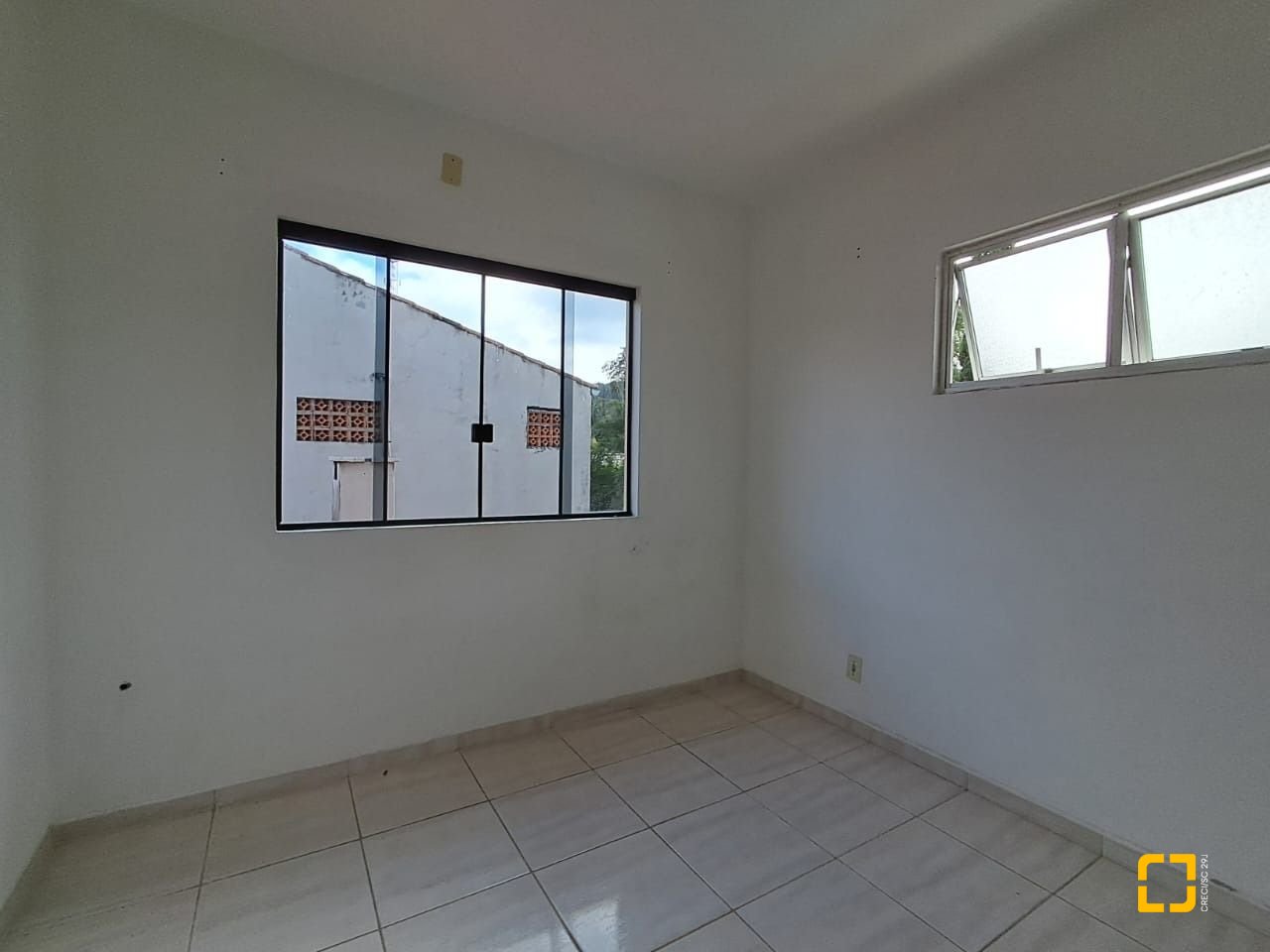 Casa com 200m², 5 quartos, 3 garagens, no bairro São João do Rio Vermelho em Florianópolis