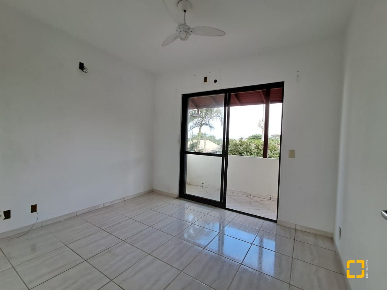 Casa com 200m², 5 quartos, 3 garagens, no bairro São João do Rio Vermelho em Florianópolis