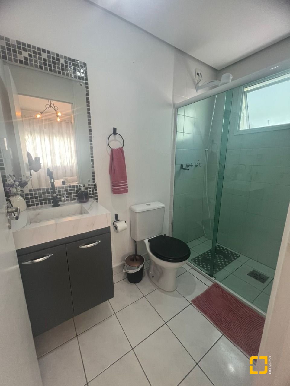 Apartamento com 86m², 4 quartos (sendo 1 suíte), 1 garagem, no bairro Capoeiras em Florianópolis