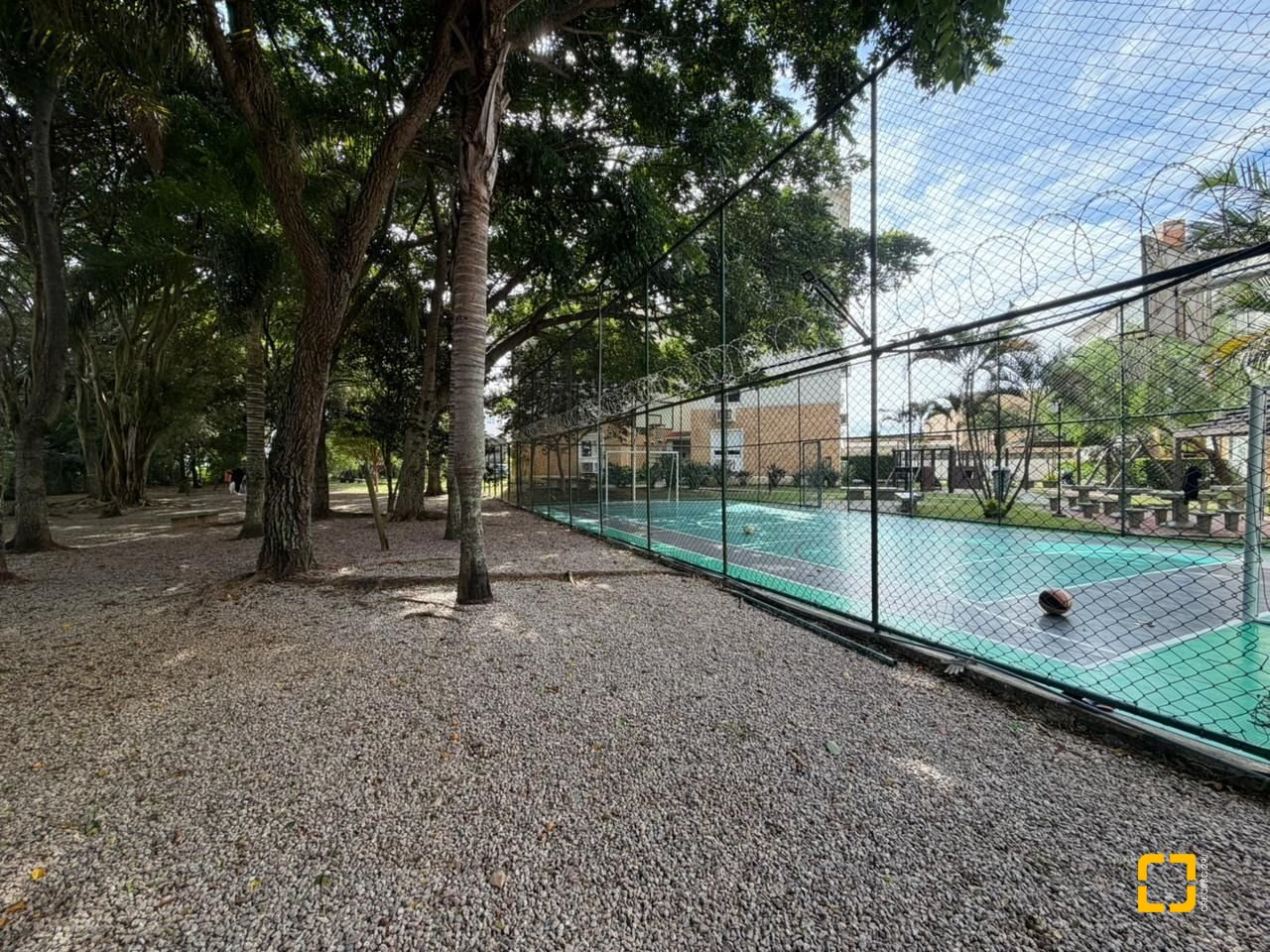Apartamento com 86m², 4 quartos (sendo 1 suíte), 1 garagem, no bairro Capoeiras em Florianópolis
