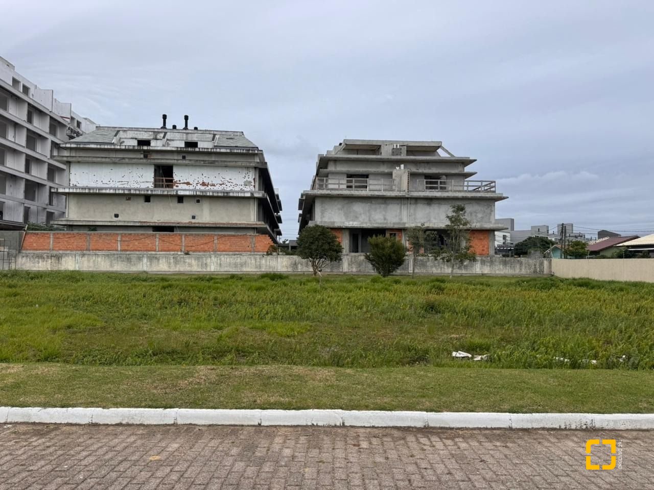 Terreno com 391m², no bairro Campeche em Florianópolis
