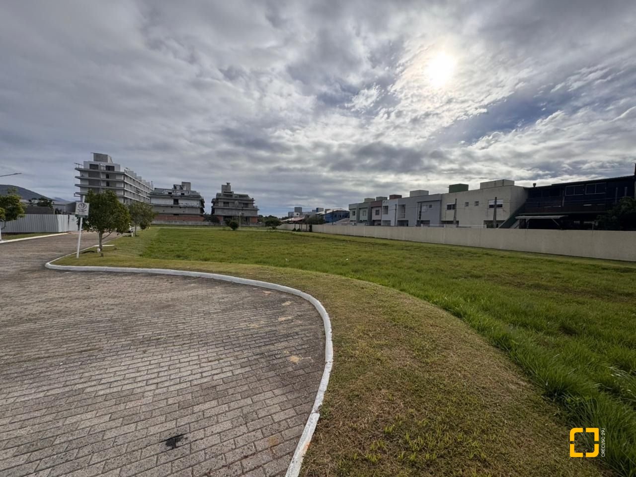 Terreno com 400m², no bairro Campeche em Florianópolis