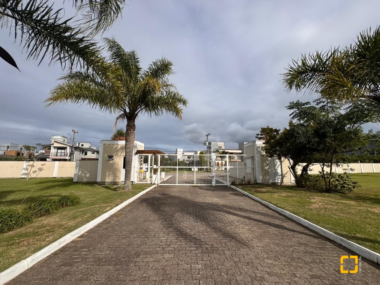 Terreno com 400m², no bairro Campeche em Florianópolis