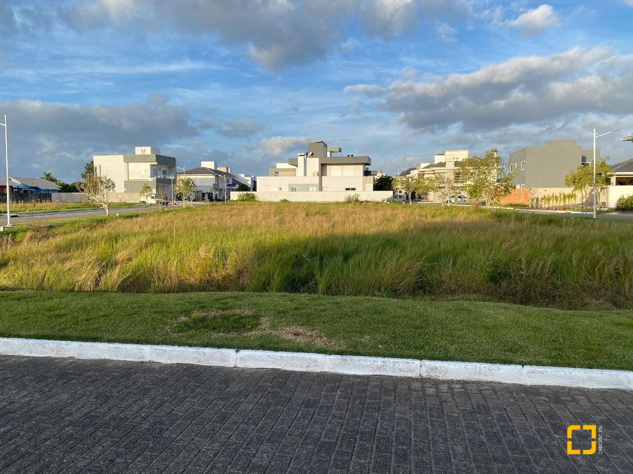 Terreno com 400m², no bairro Campeche em Florianópolis