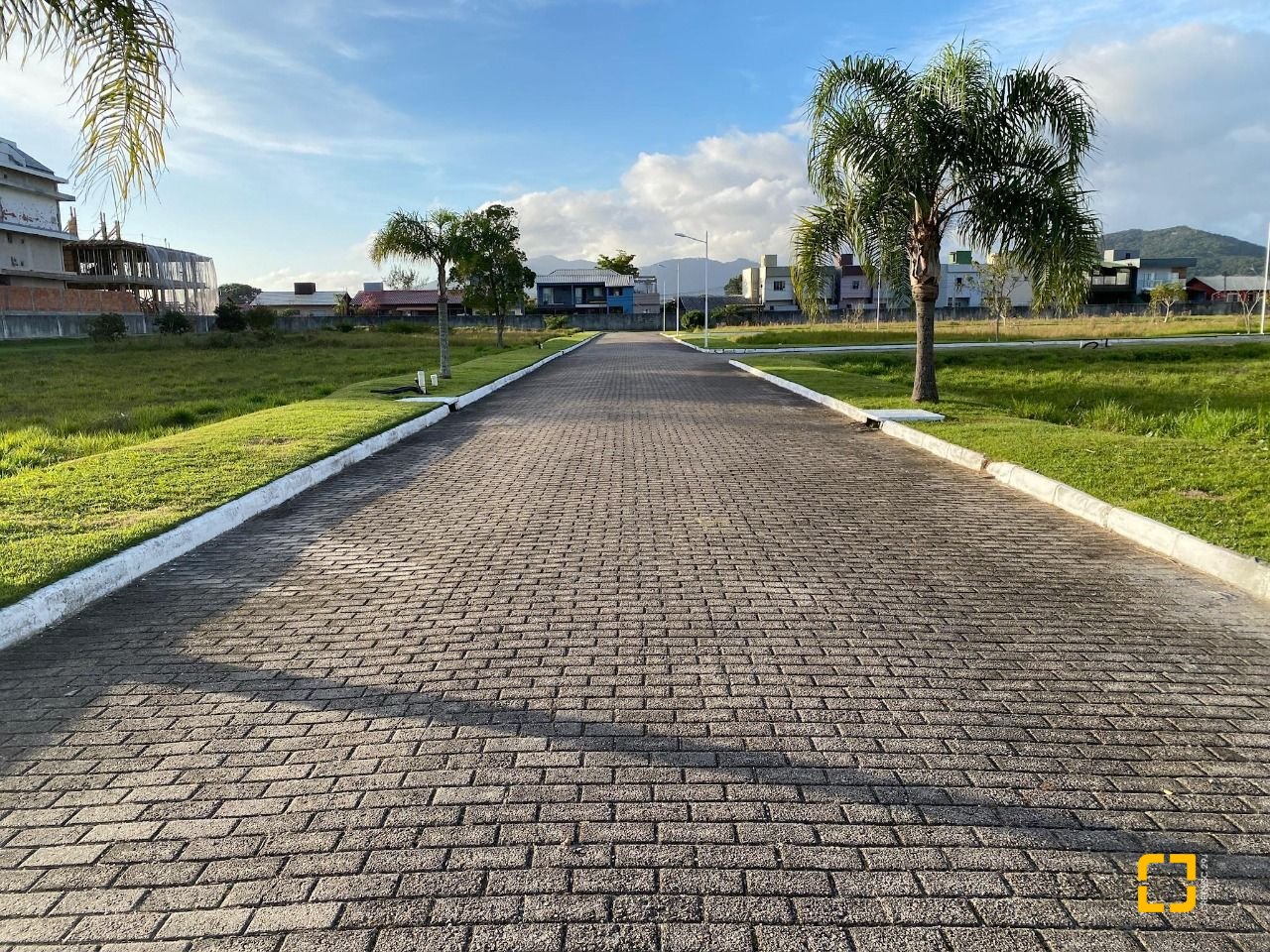 Terreno com 399m², no bairro Campeche em Florianópolis