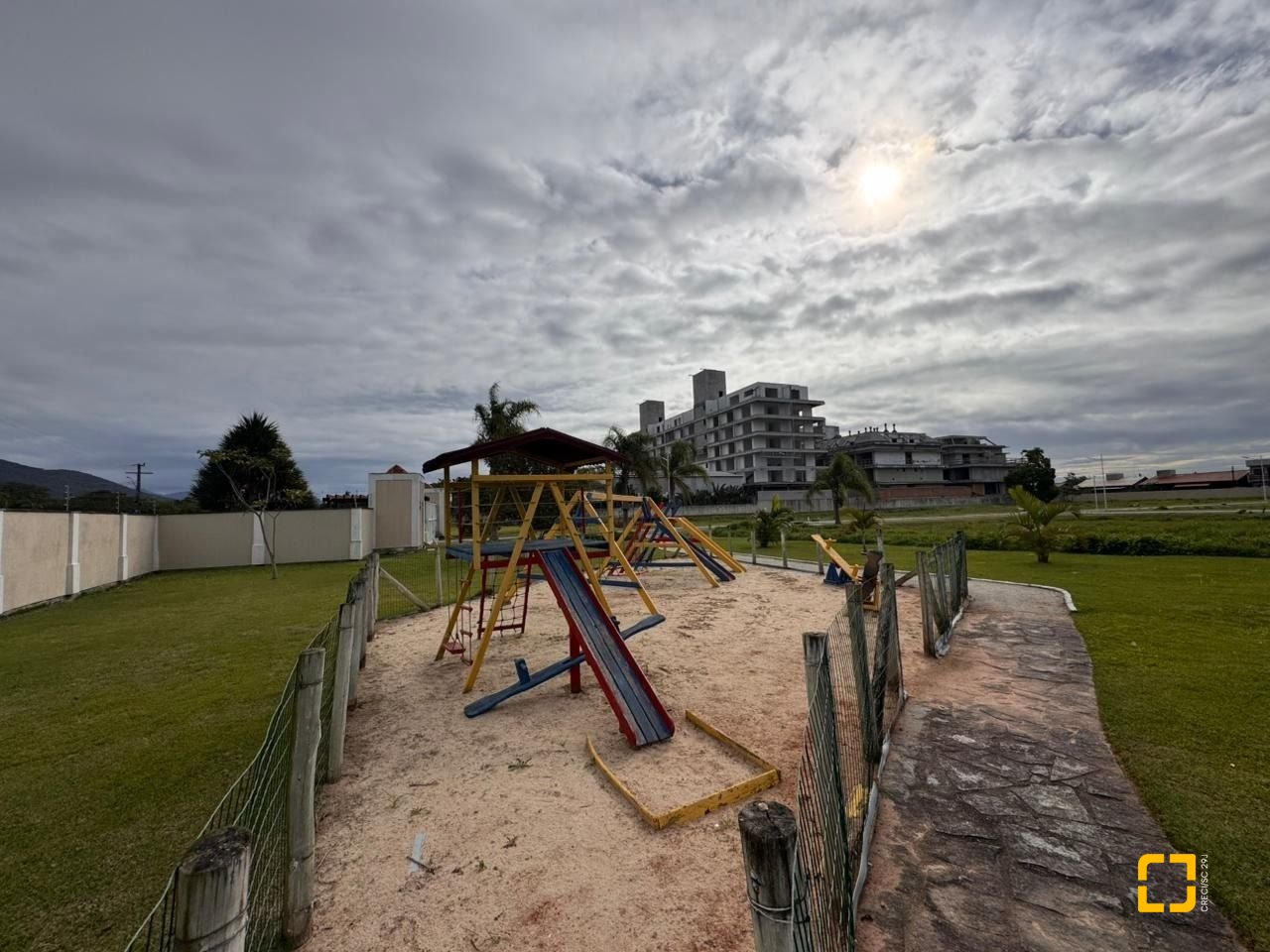 Terreno com 399m², no bairro Campeche em Florianópolis