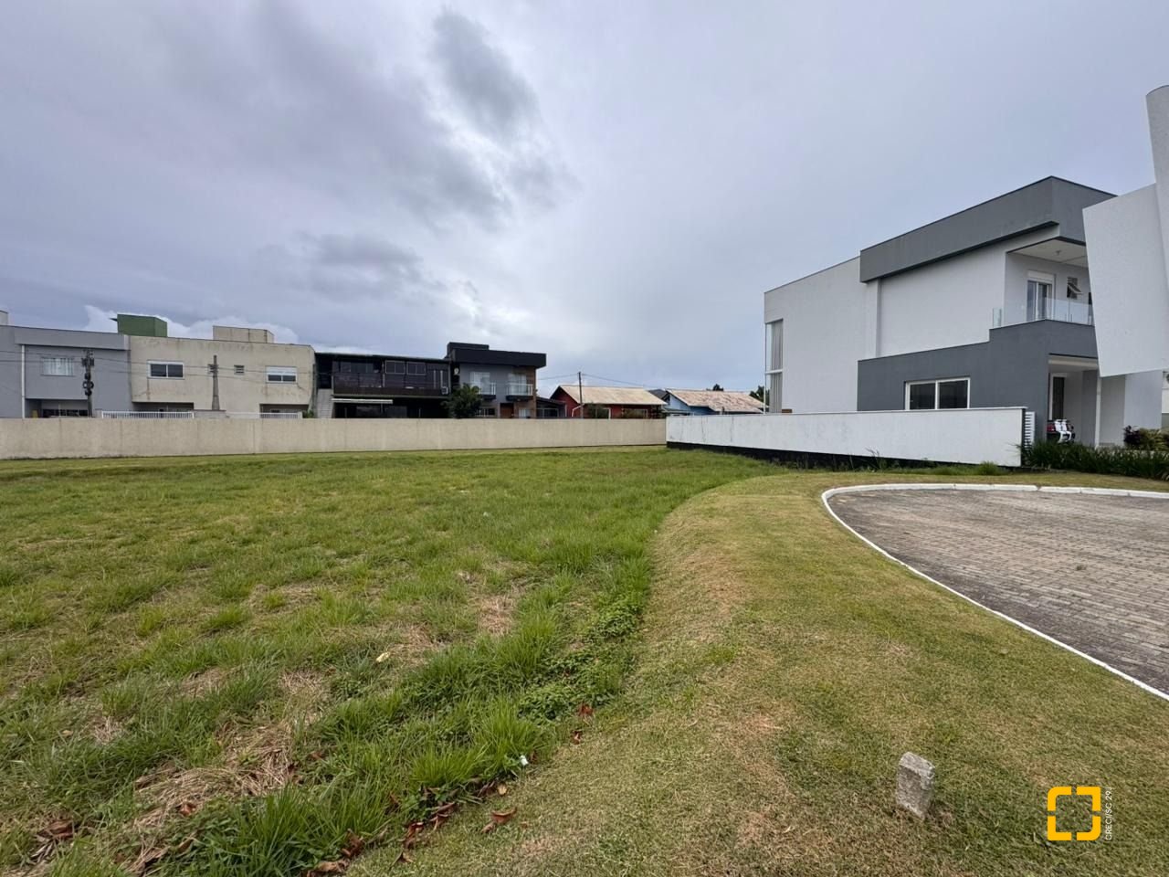 Terreno com 399m², no bairro Campeche em Florianópolis