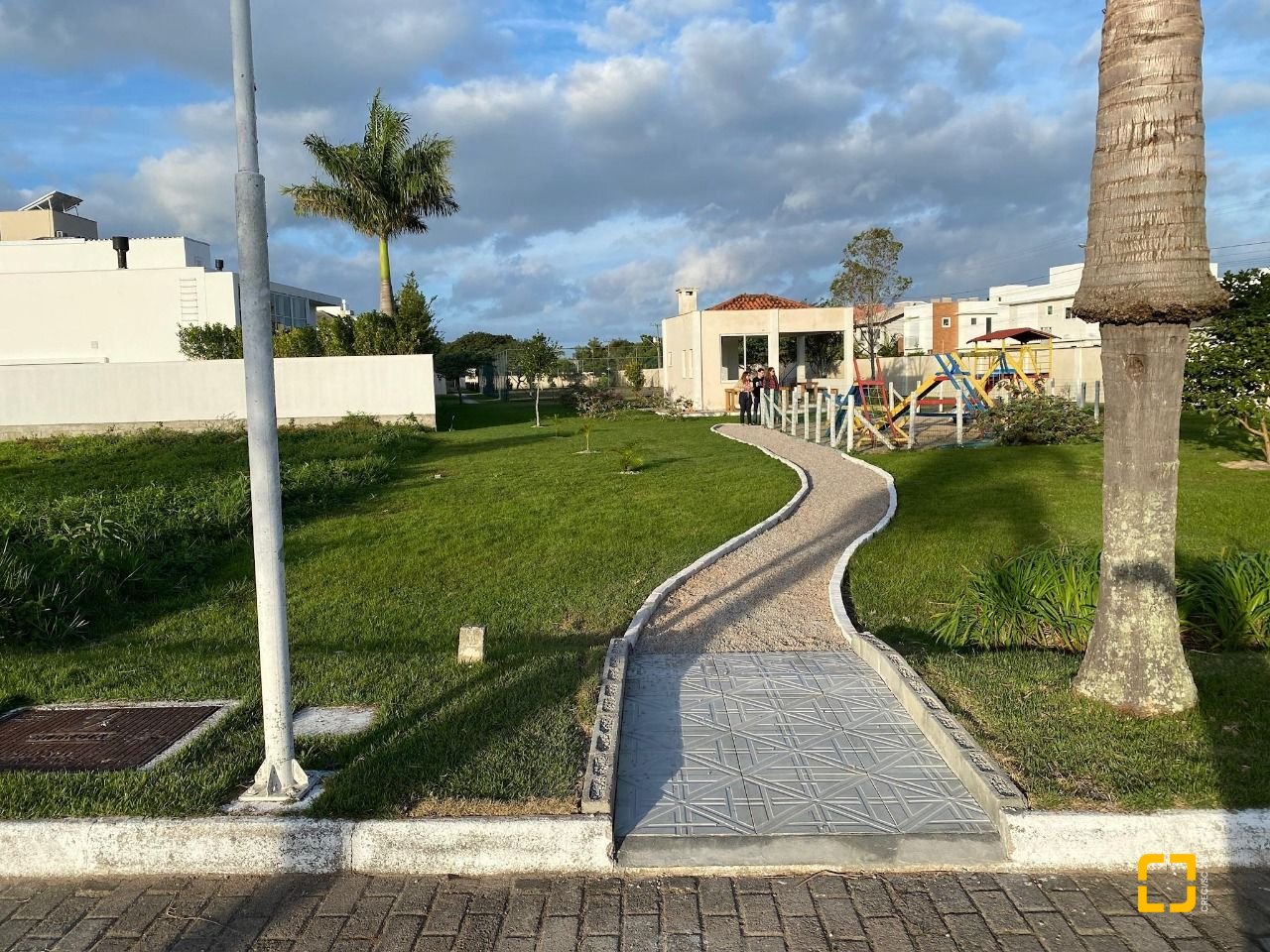 Terreno com 390m², no bairro Campeche em Florianópolis