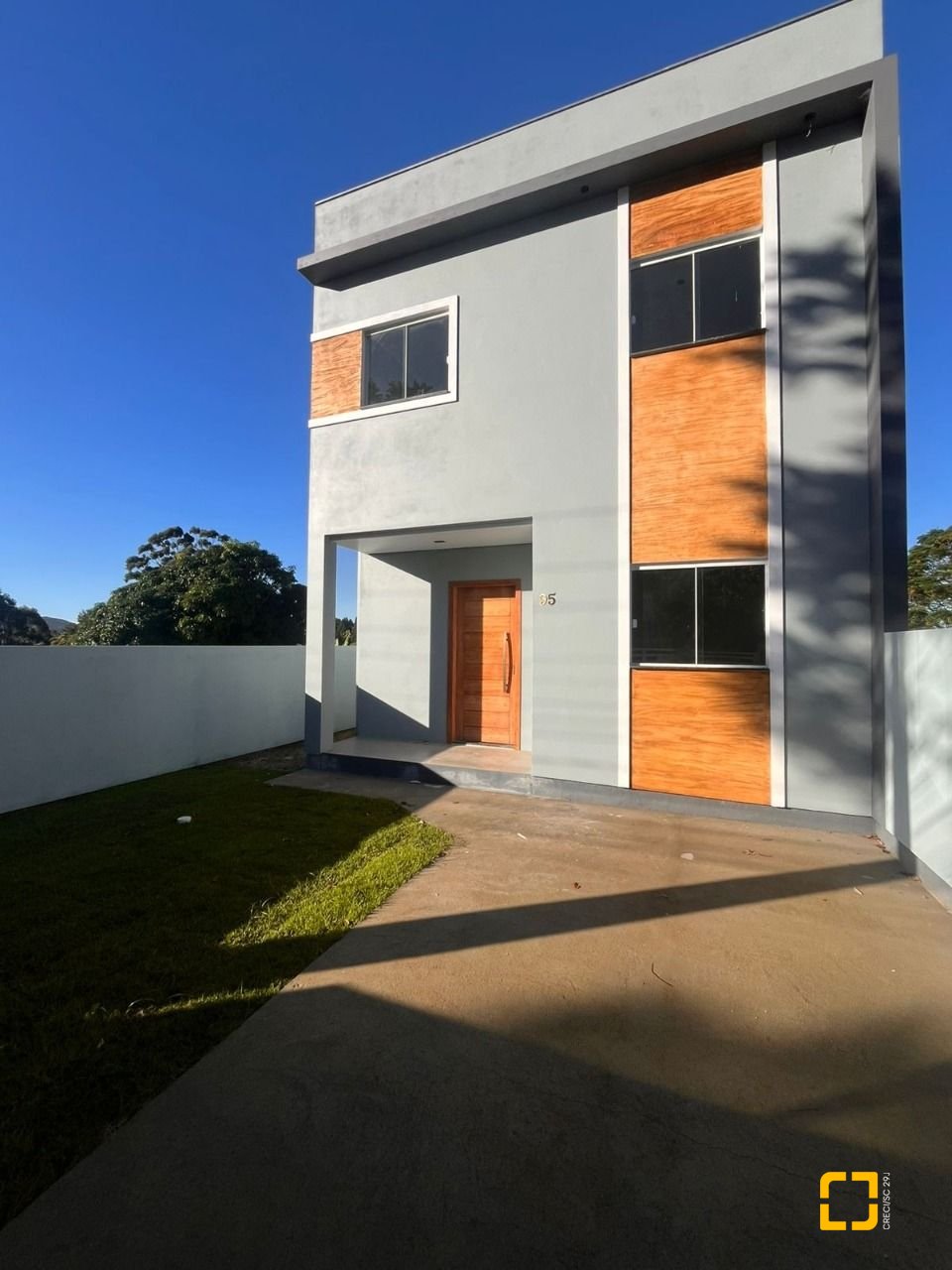 Casa com 108m², 4 quartos (sendo 1 suíte), 2 garagens, no bairro Rio Vermelho em Florianópolis