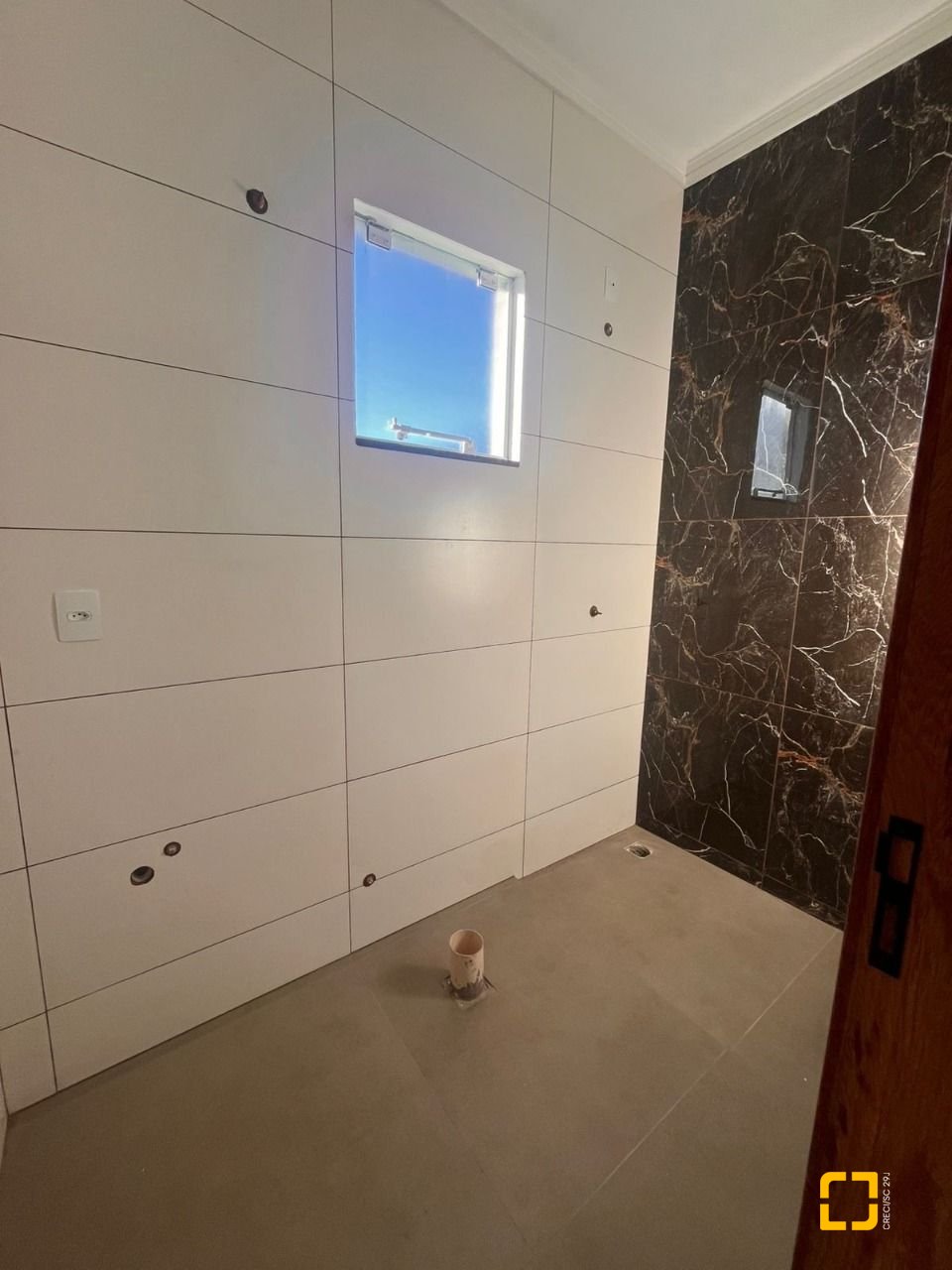 Casa com 108m², 4 quartos (sendo 1 suíte), 2 garagens, no bairro Rio Vermelho em Florianópolis
