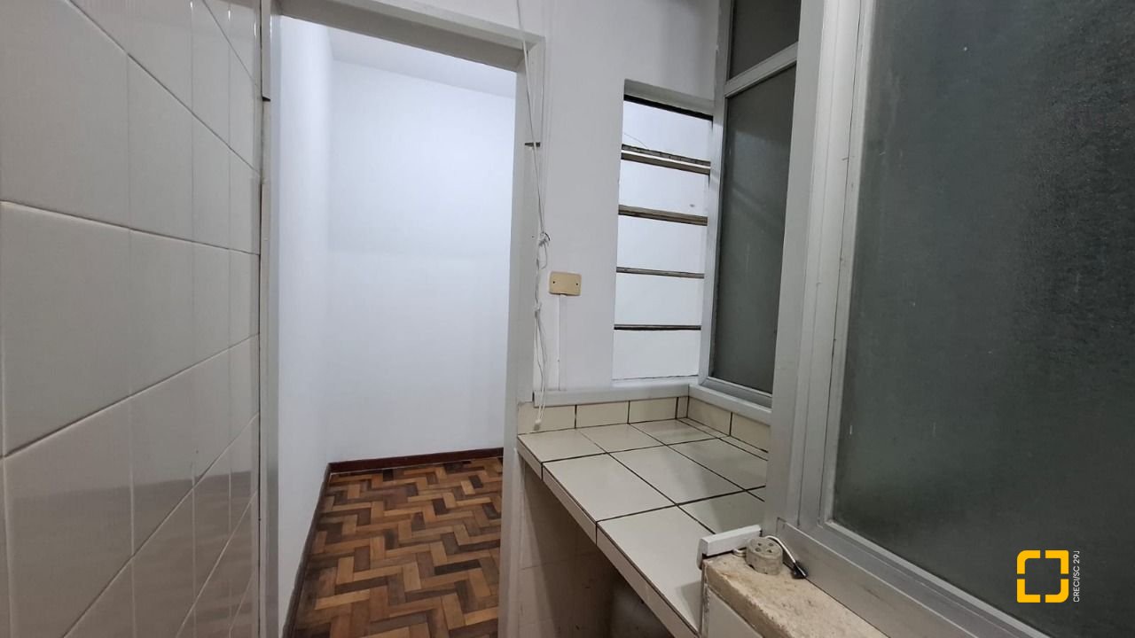 Apartamento com 71m², 2 quartos, 1 garagem, no bairro Centro em Florianópolis