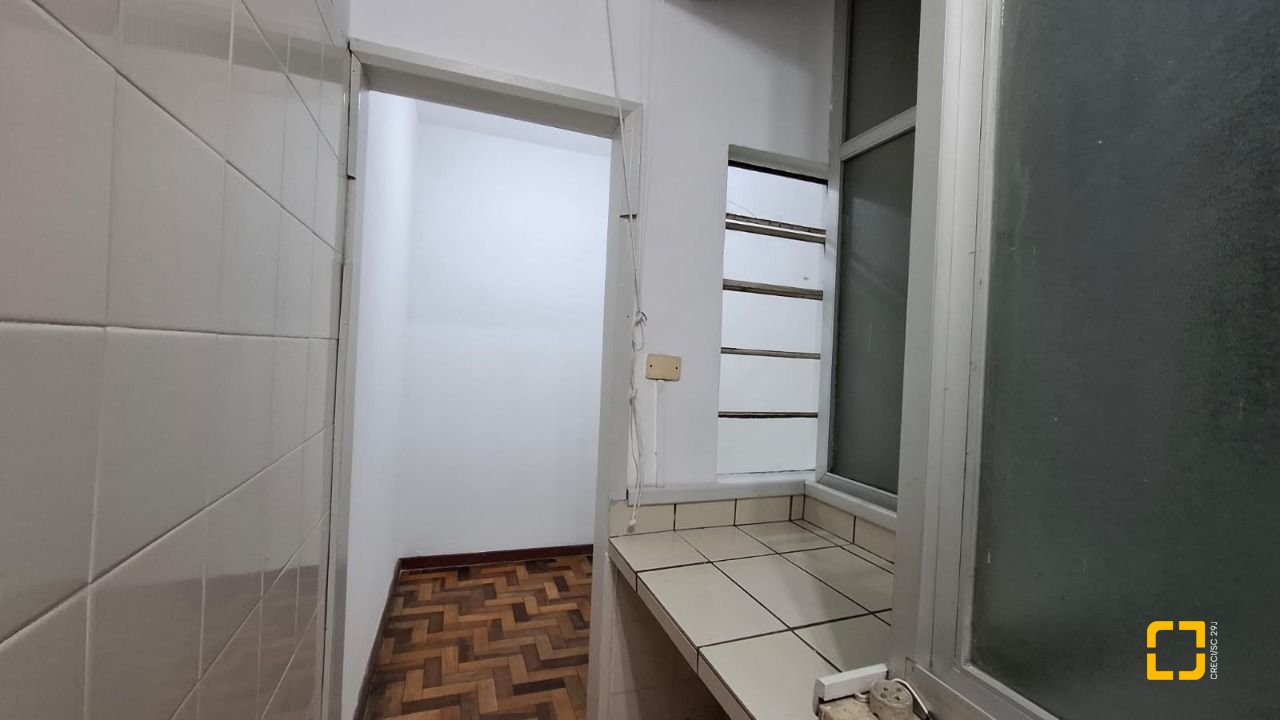 Apartamento com 71m², 2 quartos, 1 garagem, no bairro Centro em Florianópolis