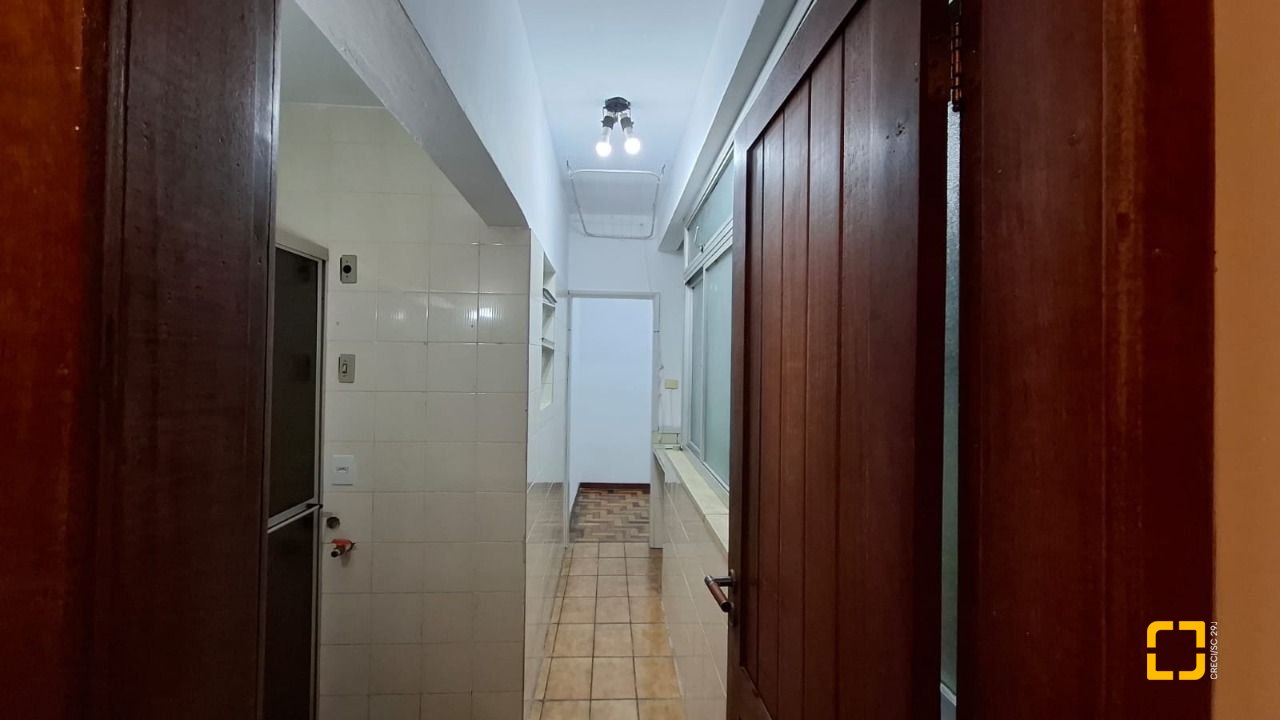 Apartamento com 71m², 2 quartos, 1 garagem, no bairro Centro em Florianópolis
