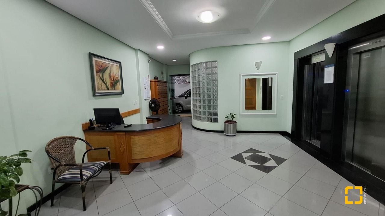 Apartamento com 71m², 2 quartos, 1 garagem, no bairro Centro em Florianópolis