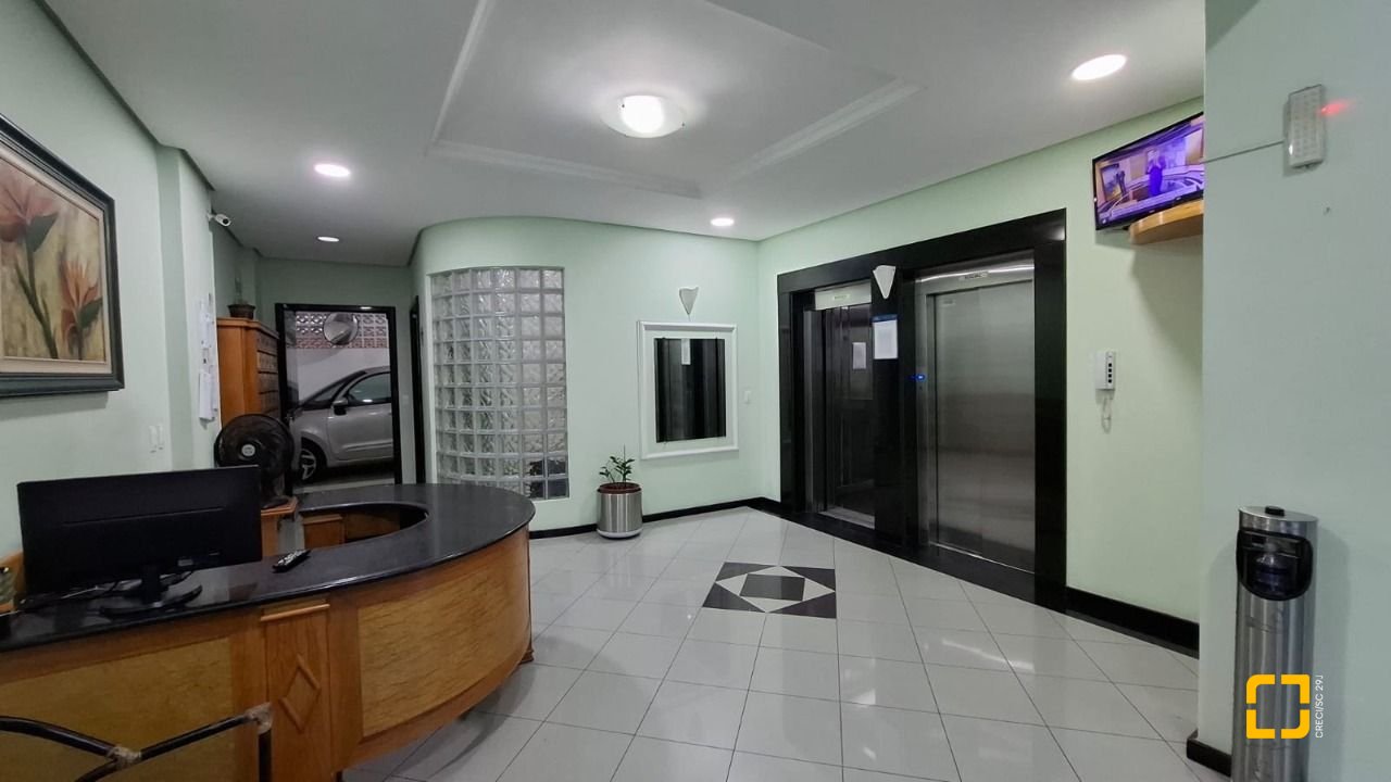 Apartamento com 71m², 2 quartos, 1 garagem, no bairro Centro em Florianópolis