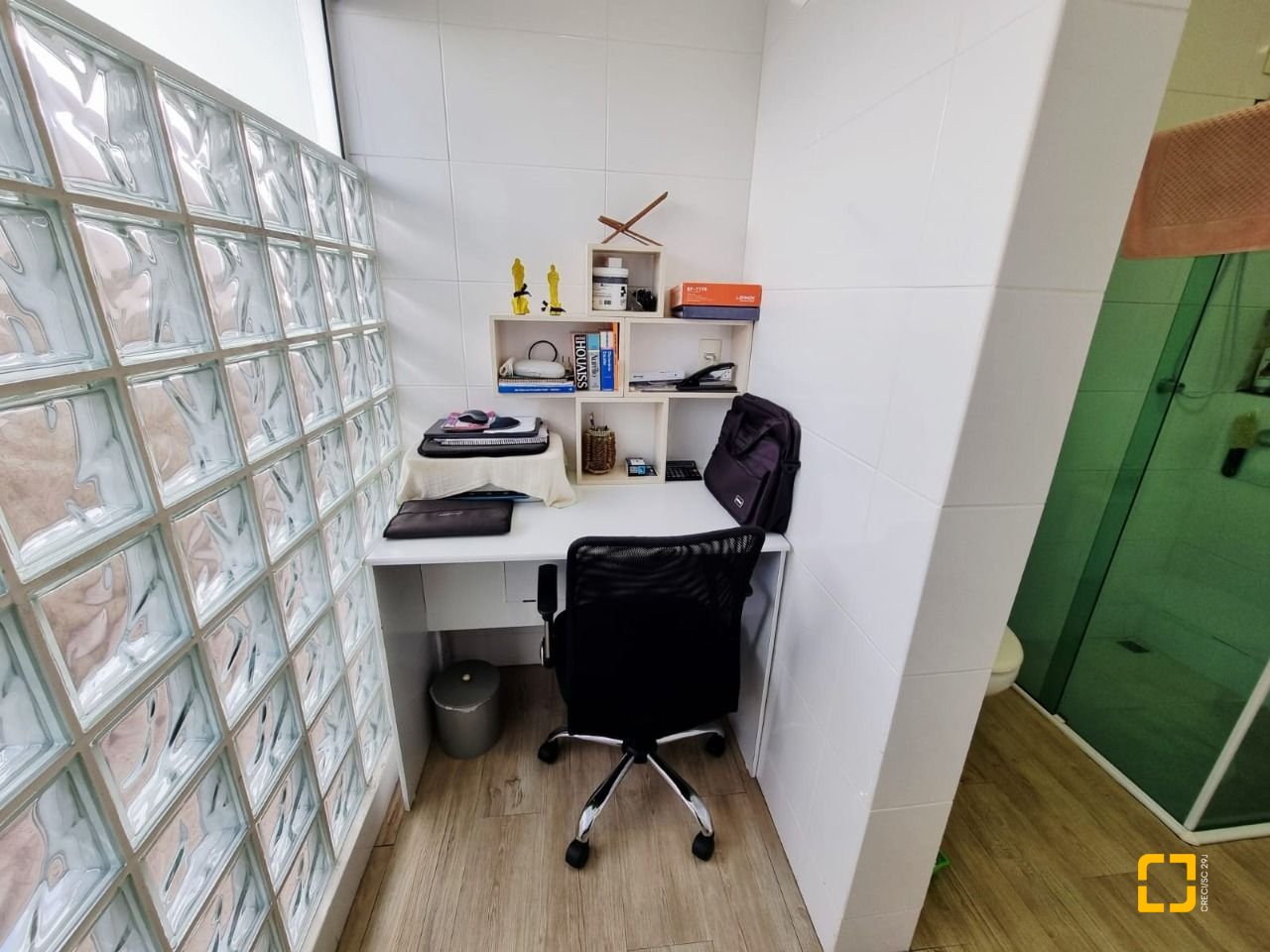 Casa com 142m², 4 quartos (sendo 1 suíte), 2 garagens, no bairro Balneário em Florianópolis