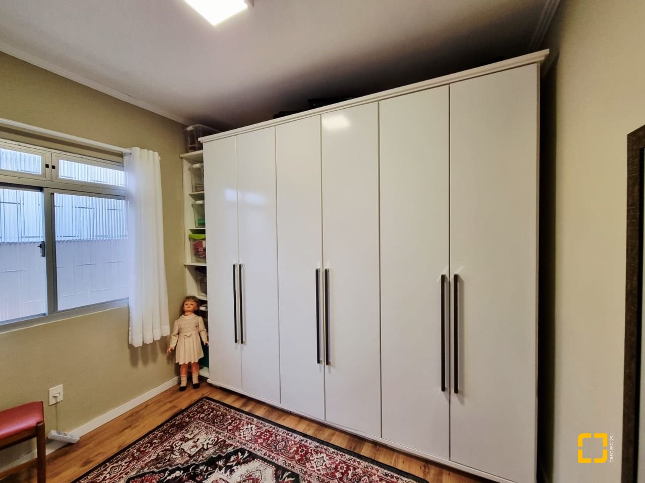 Casa com 142m², 4 quartos (sendo 1 suíte), 2 garagens, no bairro Balneário em Florianópolis