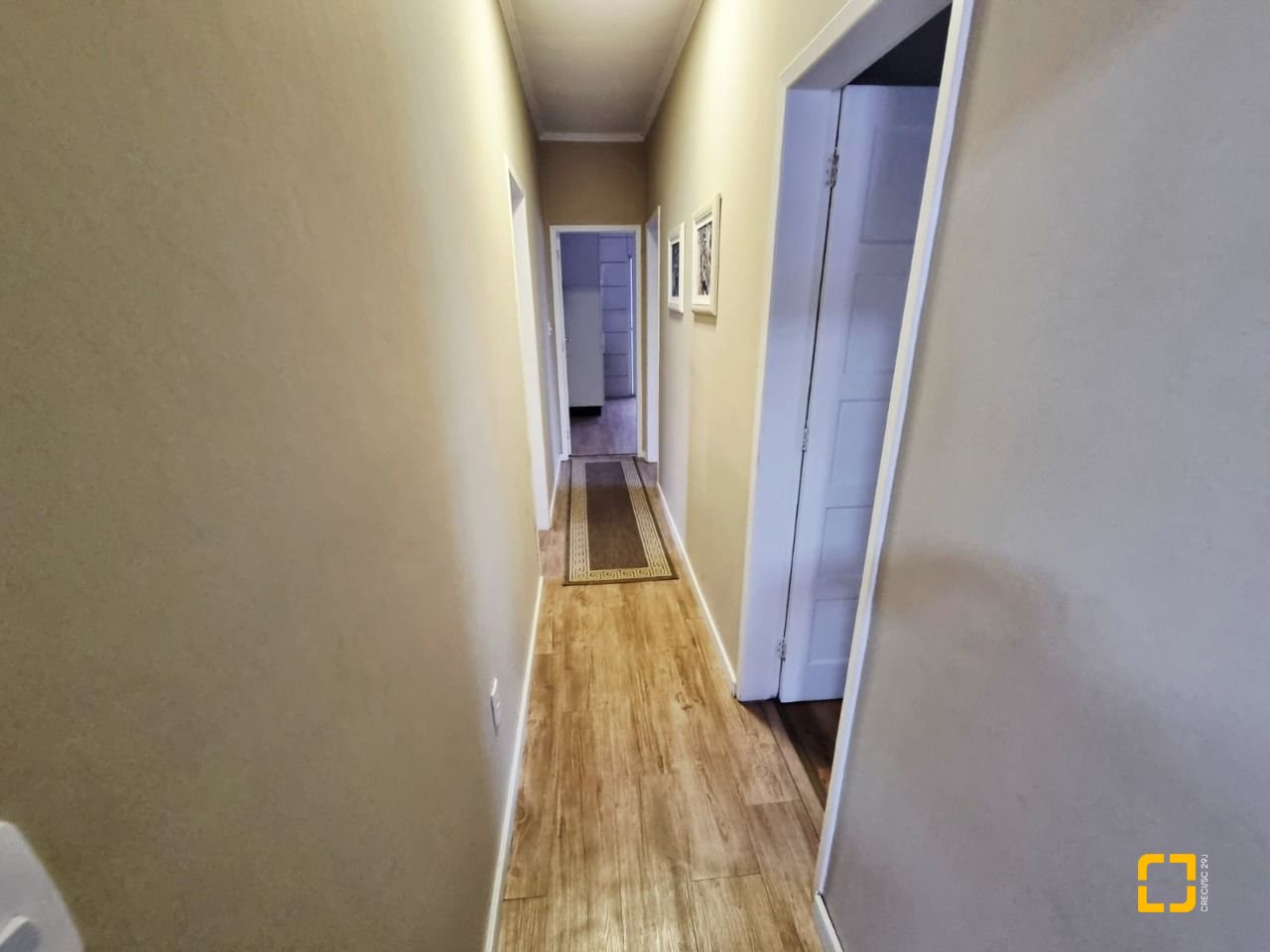 Casa com 142m², 4 quartos (sendo 1 suíte), 2 garagens, no bairro Balneário em Florianópolis