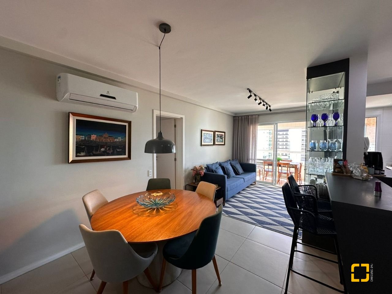 Apartamento com 94m², 4 quartos (sendo 1 suíte), 2 garagens, no bairro Jardim Atlântico em Florianópolis