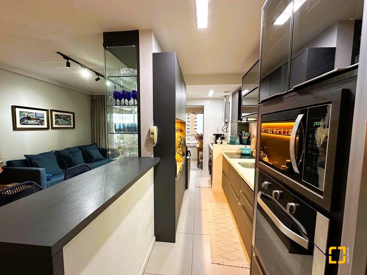 Apartamento com 94m², 4 quartos (sendo 1 suíte), 2 garagens, no bairro Jardim Atlântico em Florianópolis