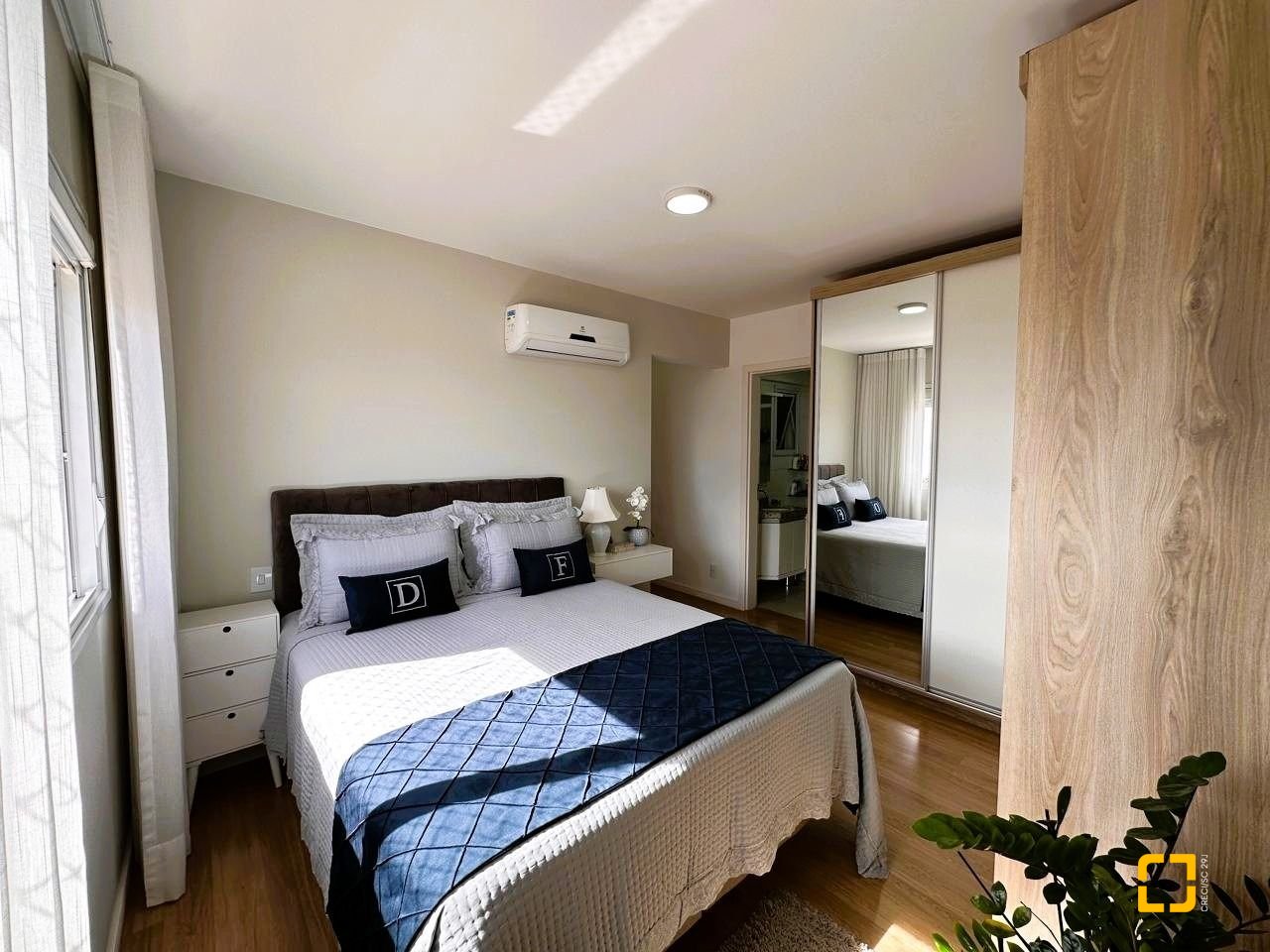 Apartamento com 94m², 4 quartos (sendo 1 suíte), 2 garagens, no bairro Jardim Atlântico em Florianópolis