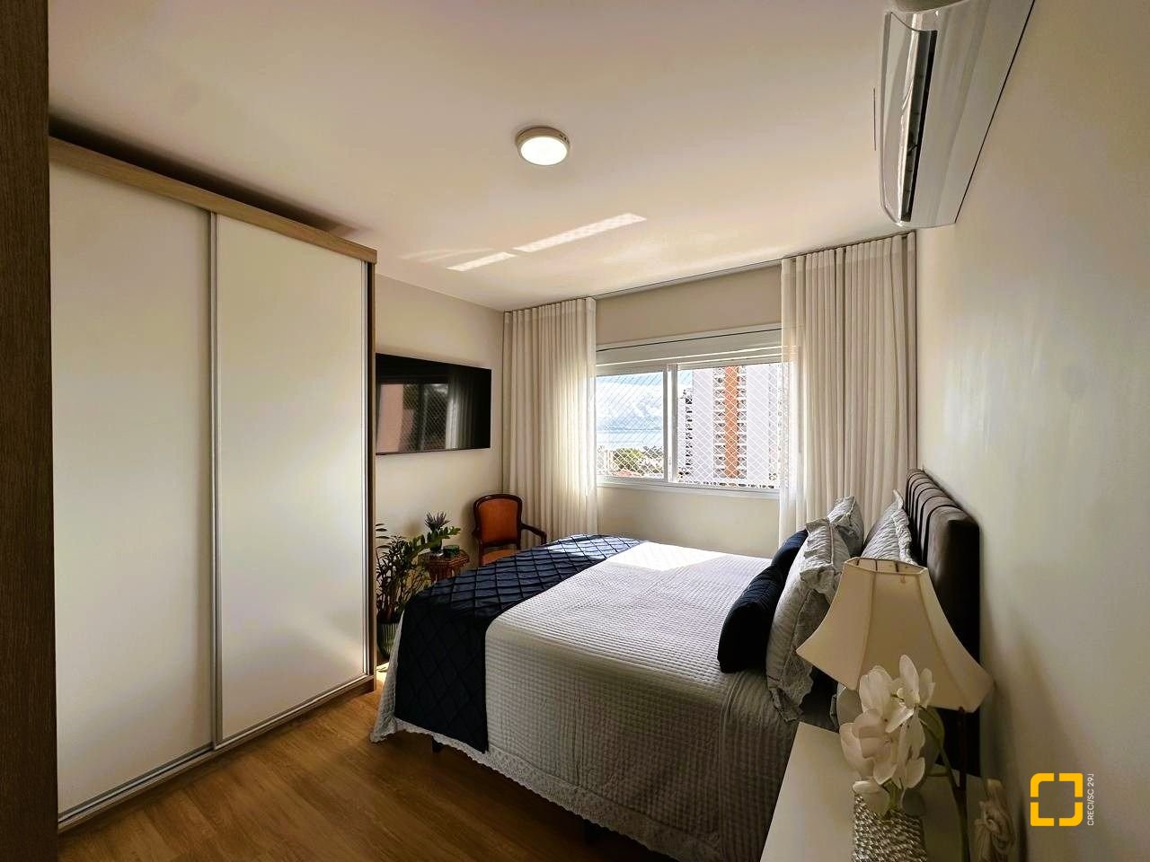 Apartamento com 94m², 4 quartos (sendo 1 suíte), 2 garagens, no bairro Jardim Atlântico em Florianópolis