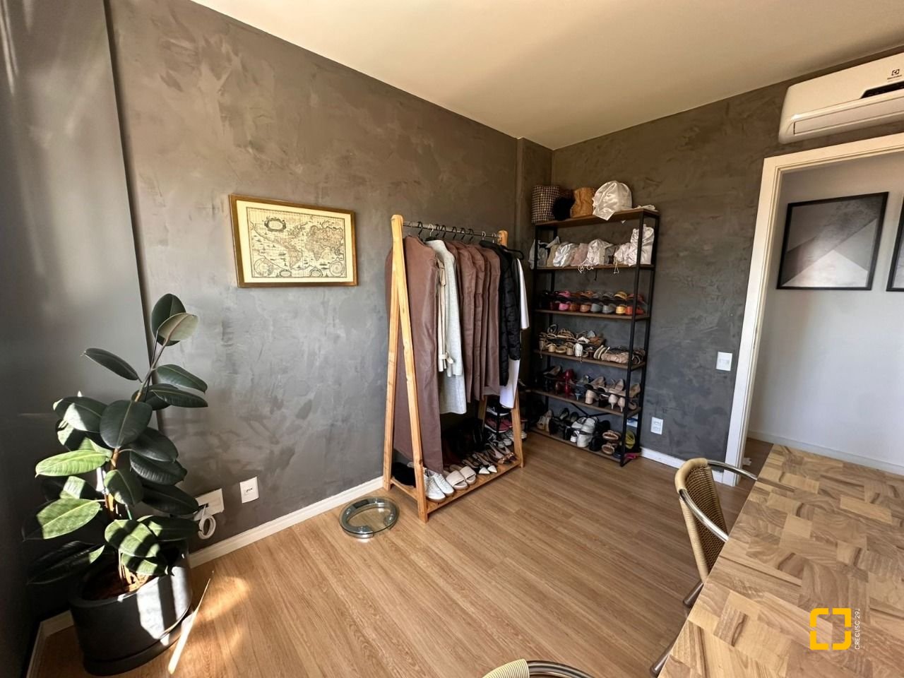 Apartamento com 94m², 4 quartos (sendo 1 suíte), 2 garagens, no bairro Jardim Atlântico em Florianópolis