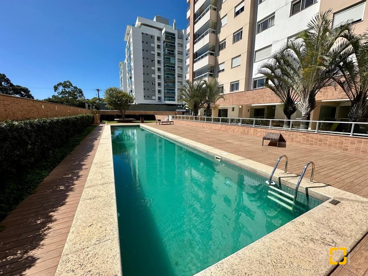 Apartamento com 94m², 4 quartos (sendo 1 suíte), 2 garagens, no bairro Jardim Atlântico em Florianópolis