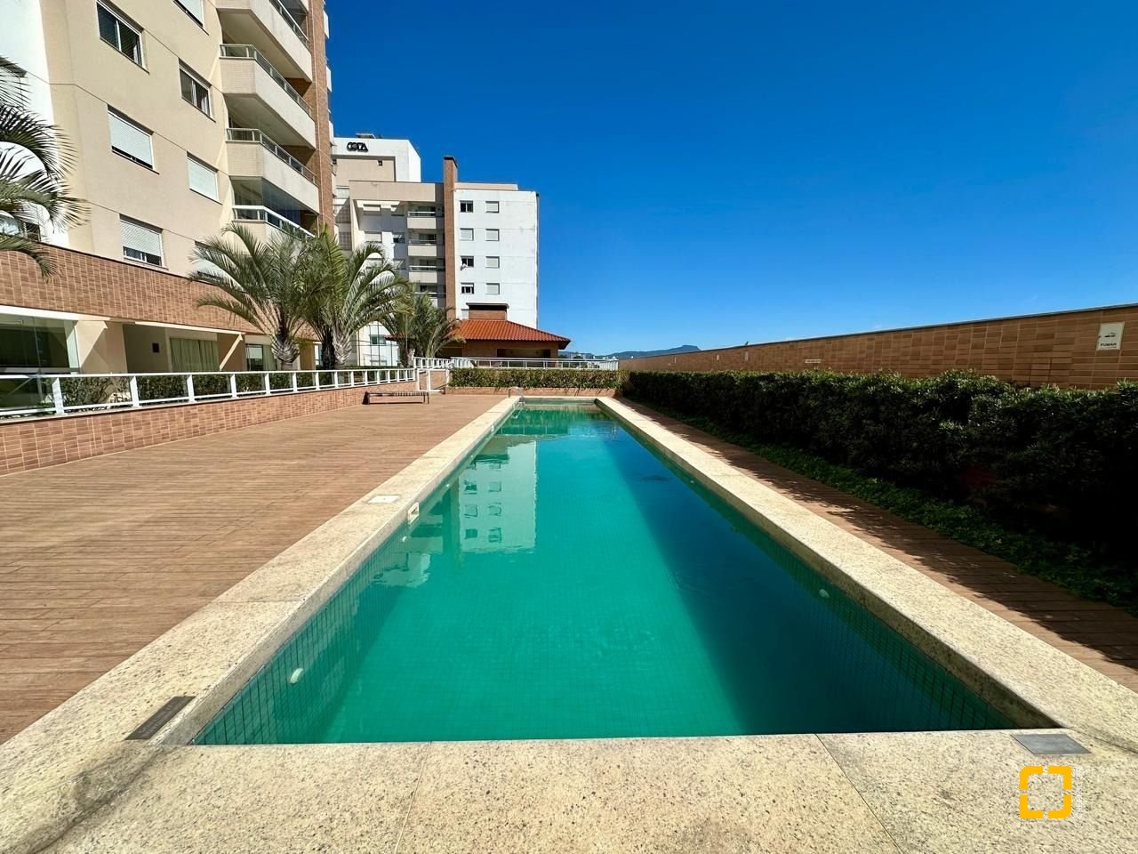 Apartamento com 94m², 4 quartos (sendo 1 suíte), 2 garagens, no bairro Jardim Atlântico em Florianópolis
